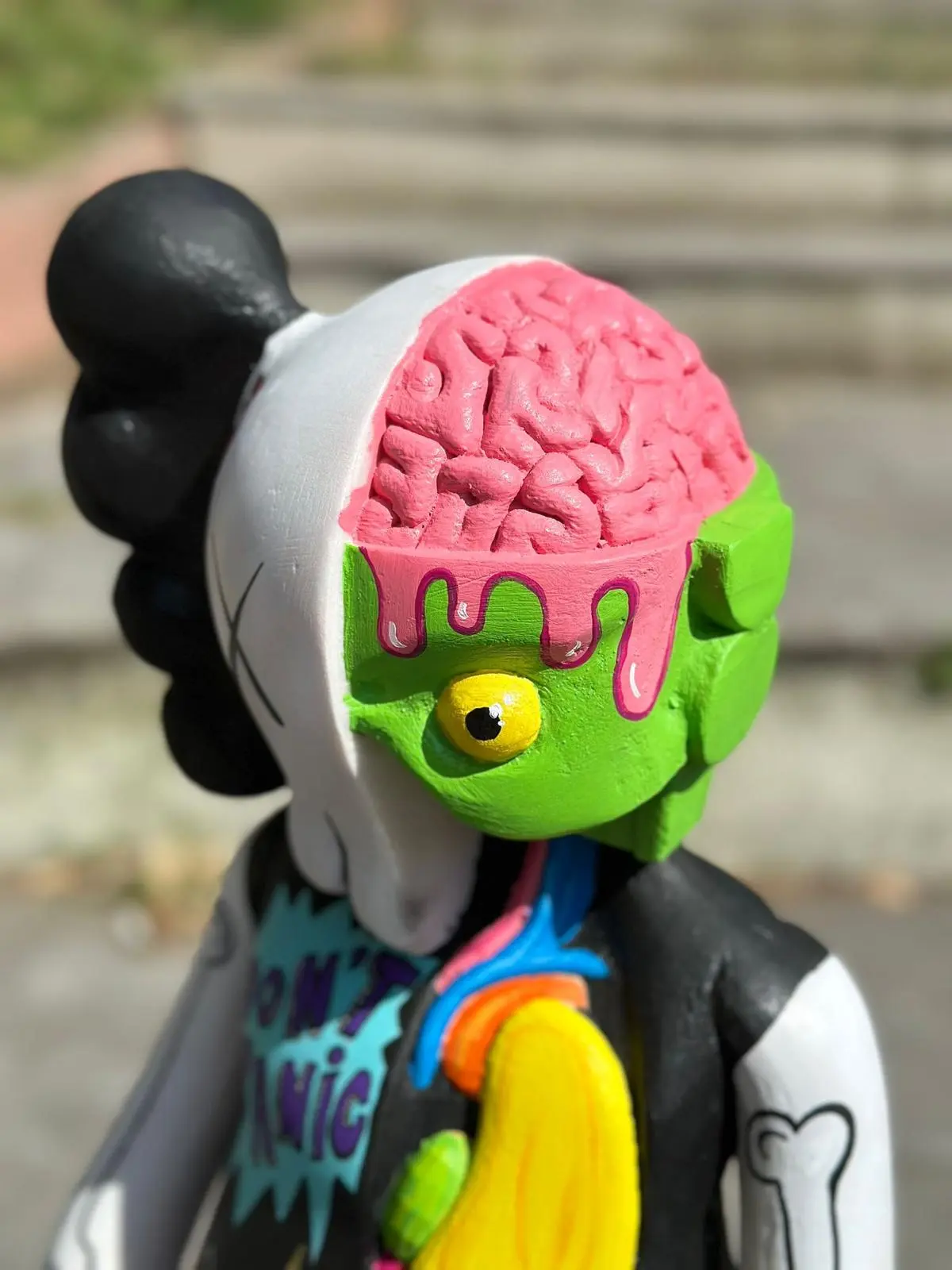 KAWS Indonesia フィギュア KAWS:HOLIDAY INDONESIA - Figure (Pink) - HENI Leviathan